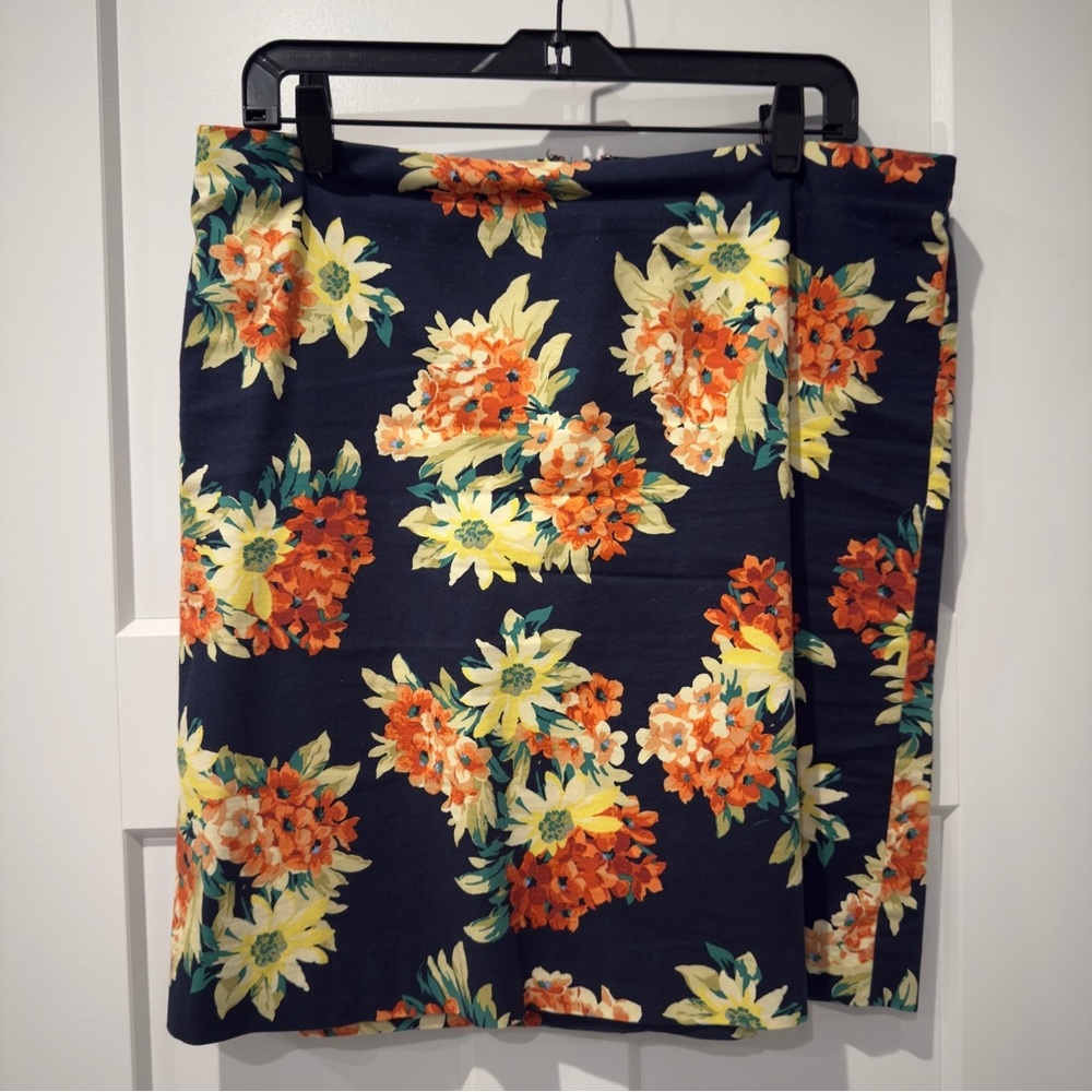 Ann Taylor Factory A Line Floral Skirt, Size 10